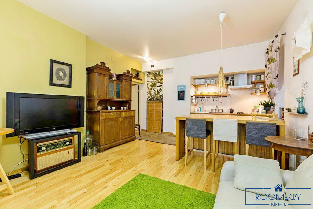 Квартира на сутки в Минске на улице Мельникайте, 12 гостиная