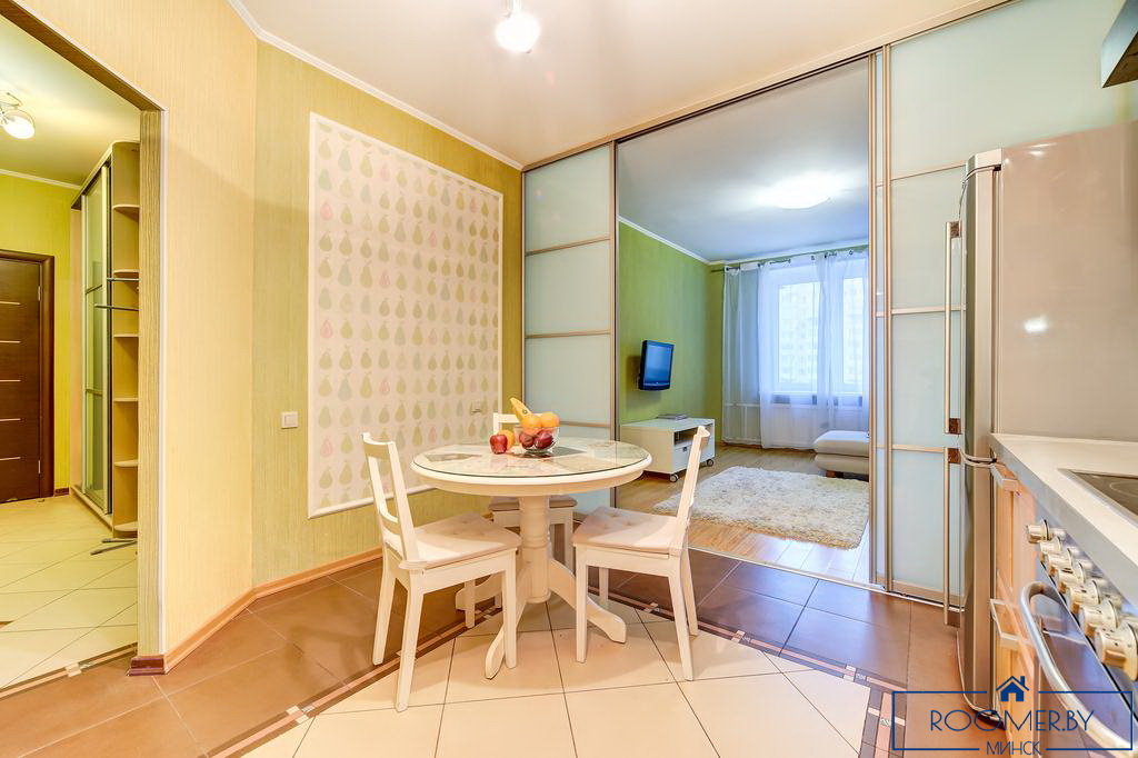 Квартира на сутки в Минске на улице Скрыганова 2 кухня