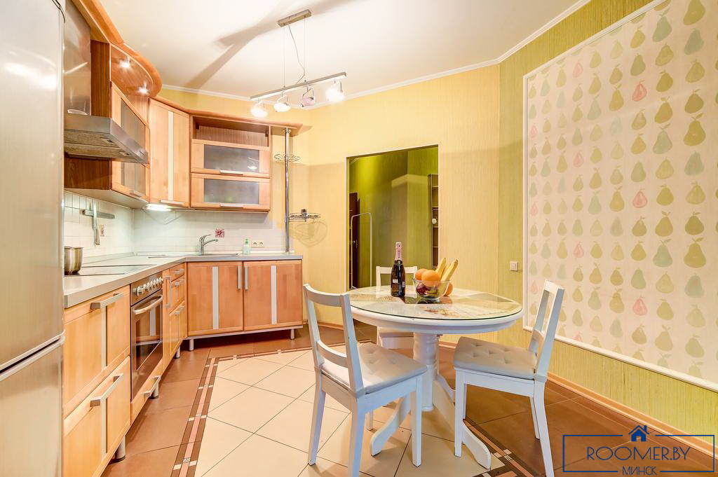 Квартира на сутки в Минске на улице Скрыганова 2 кухня