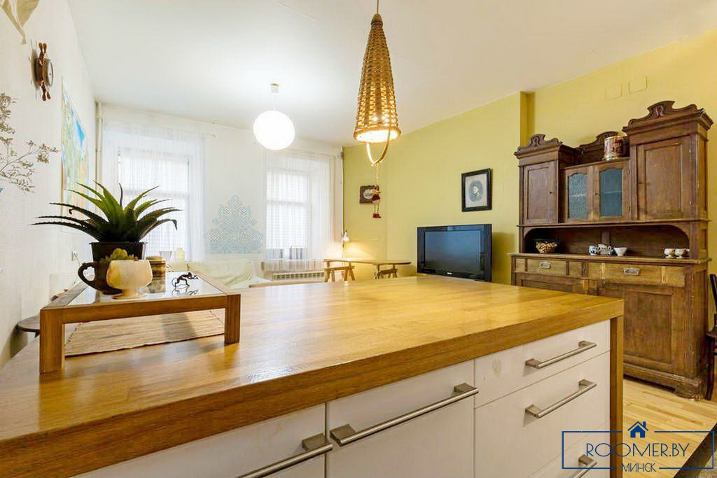 Квартира на сутки в Минске на улице Мельникайте, 12 гостиная