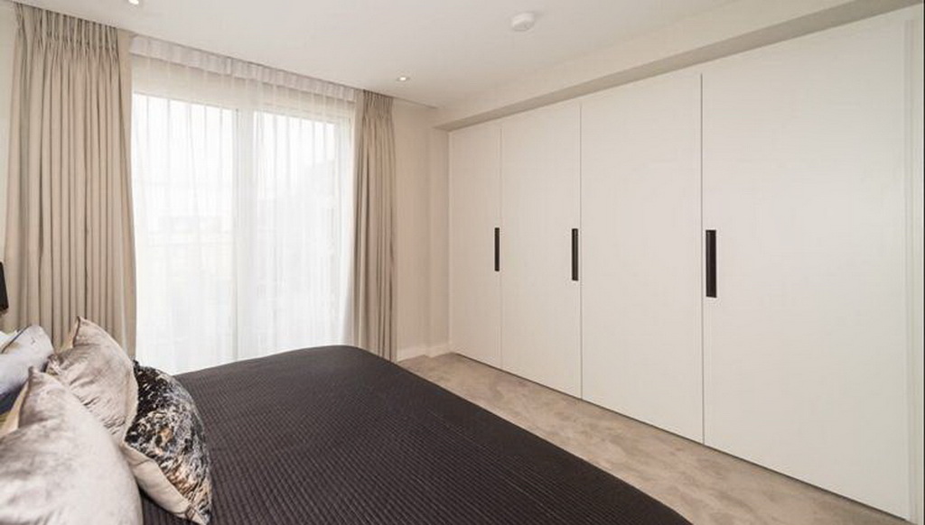 Трехкомнатная квартира на сутки на Киселева, 10 в Минске спальня