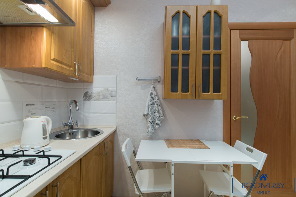 Квартира на сутки в Минске на проспекте Победителей, 57 кухня