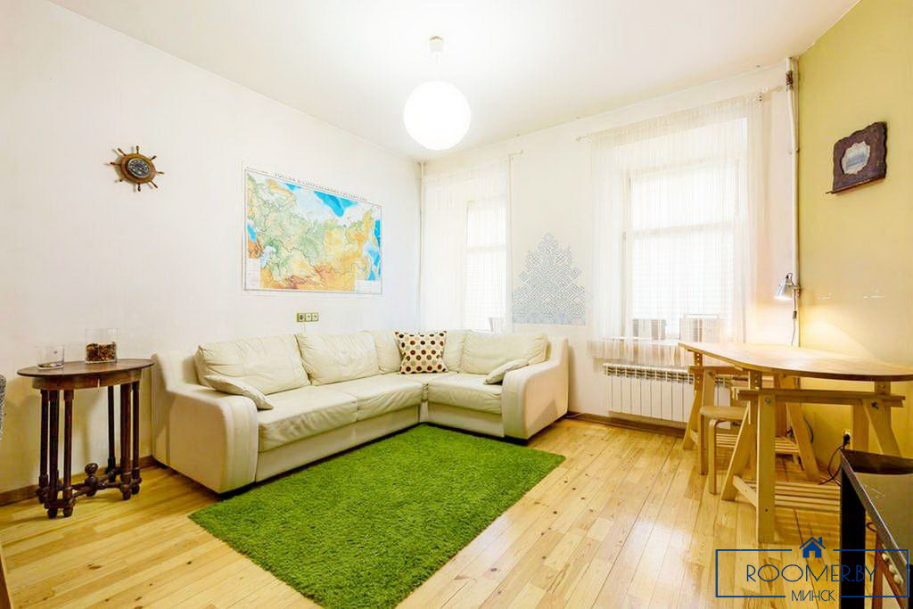 Квартира на сутки в Минске на улице Мельникайте, 12 гостиная