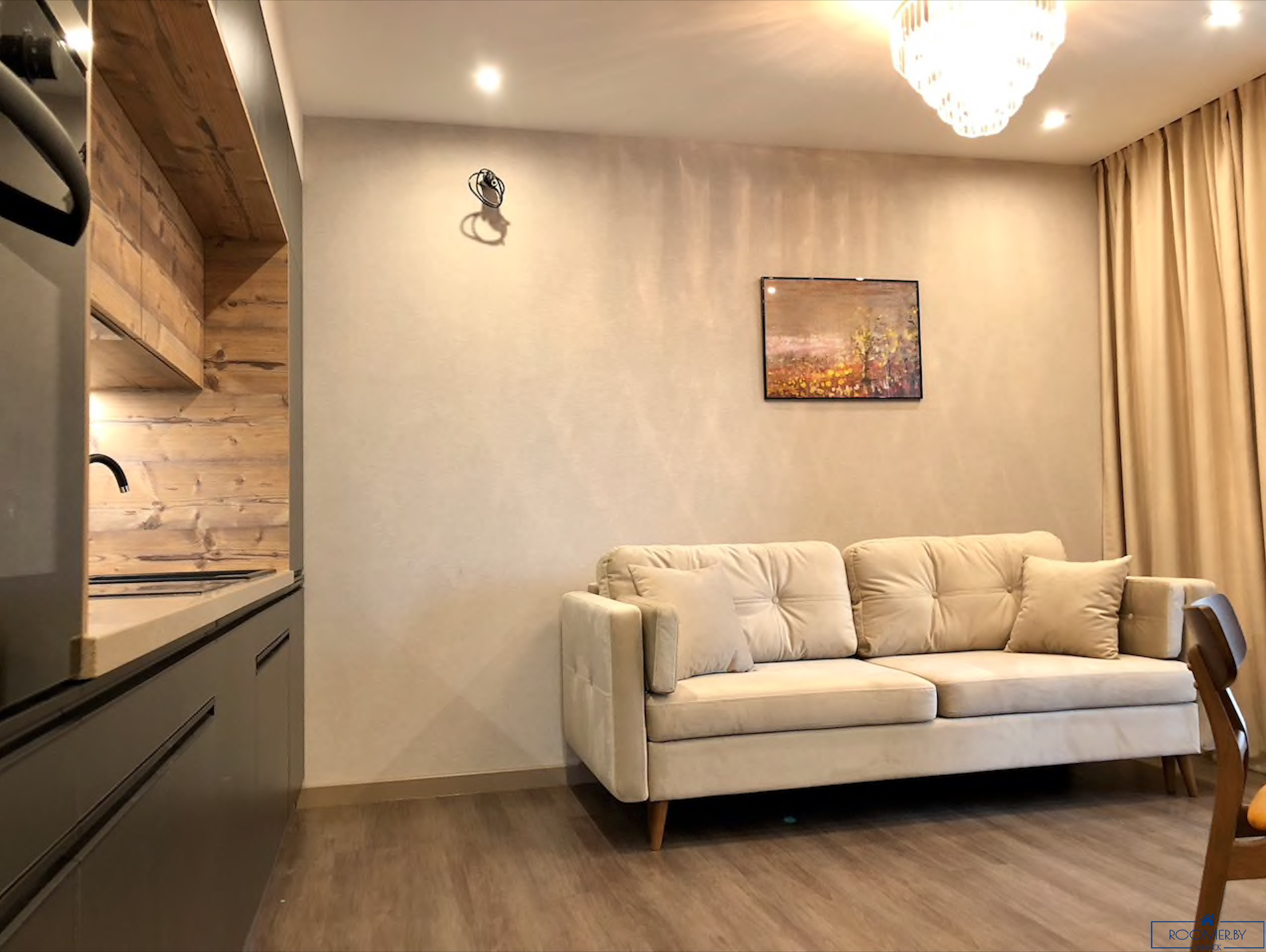 Четырехкомнатная квартира на сутки Минск Сторожевская, 6 гостиная