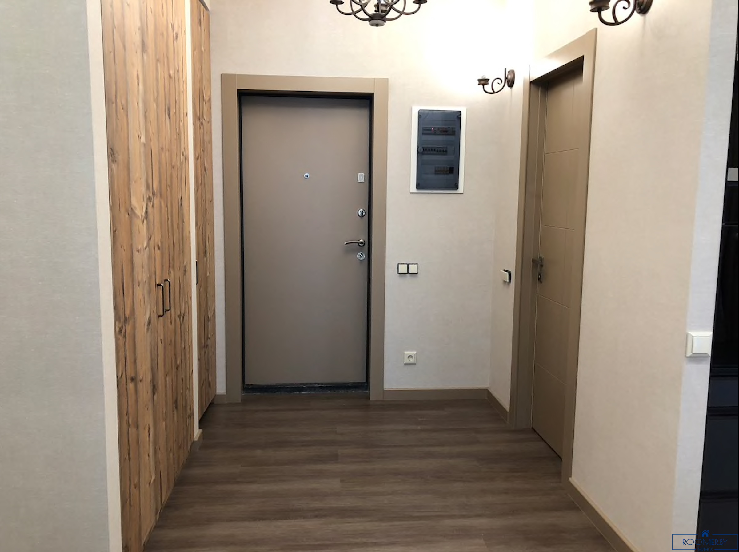 Четырехкомнатная квартира на сутки Минск Сторожевская, 6 прихожая