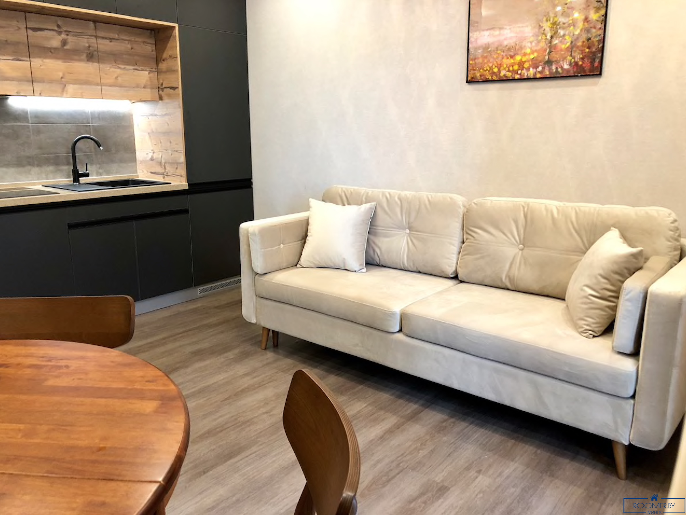 Четырехкомнатная квартира на сутки Минск Сторожевская, 6 гостиная