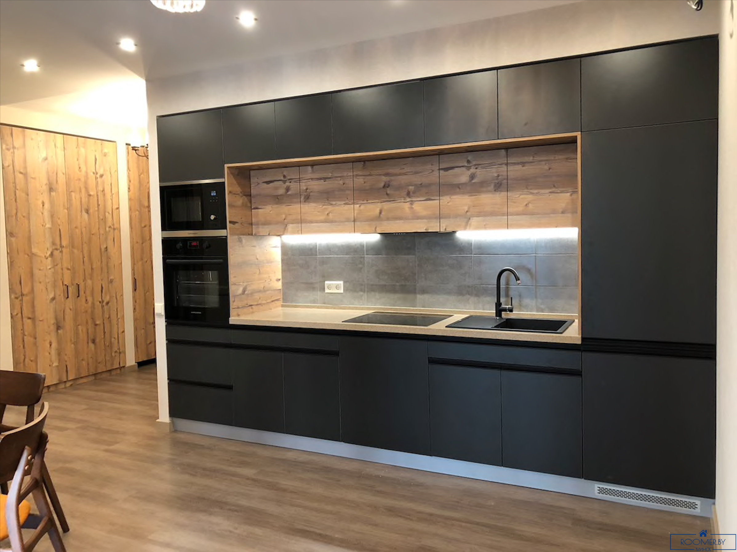 Четырехкомнатная квартира на сутки Минск Сторожевская, 6 кухня