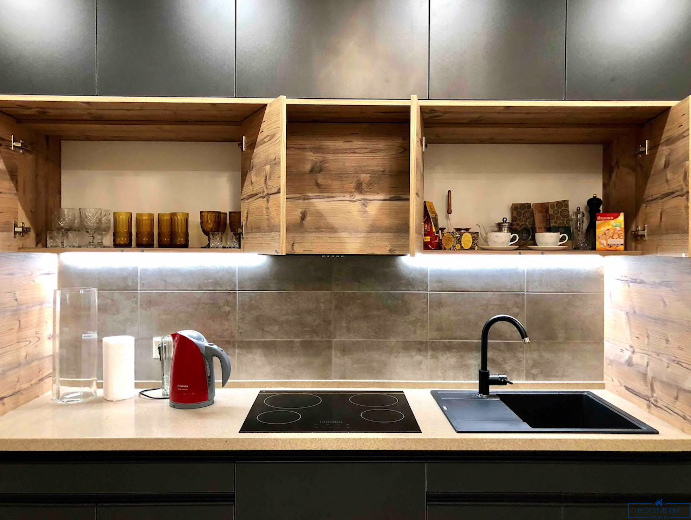 Четырехкомнатная квартира на сутки Минск Сторожевская, 6 кухня