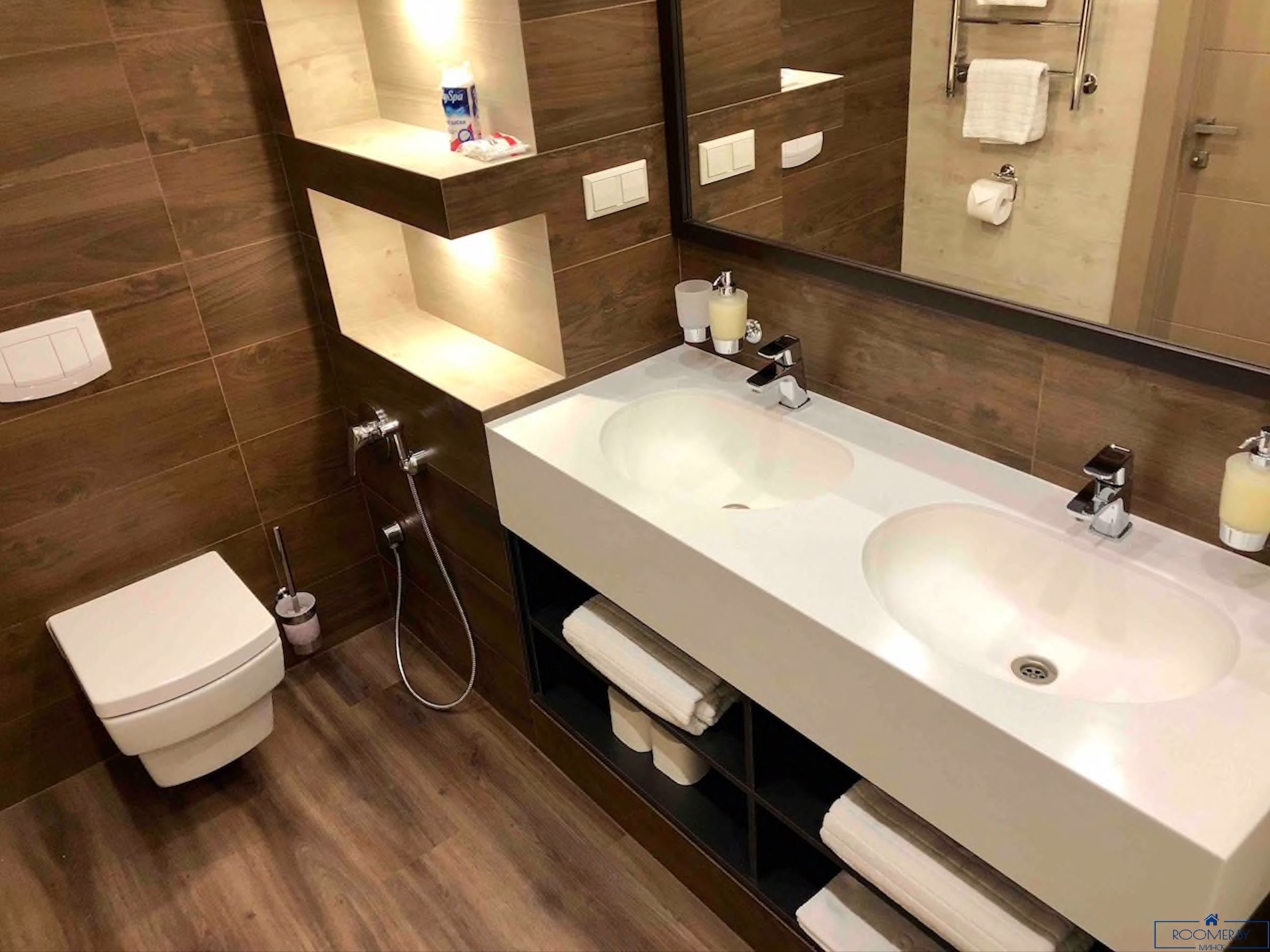 Четырехкомнатная квартира на сутки Минск Сторожевская, 6 ванна