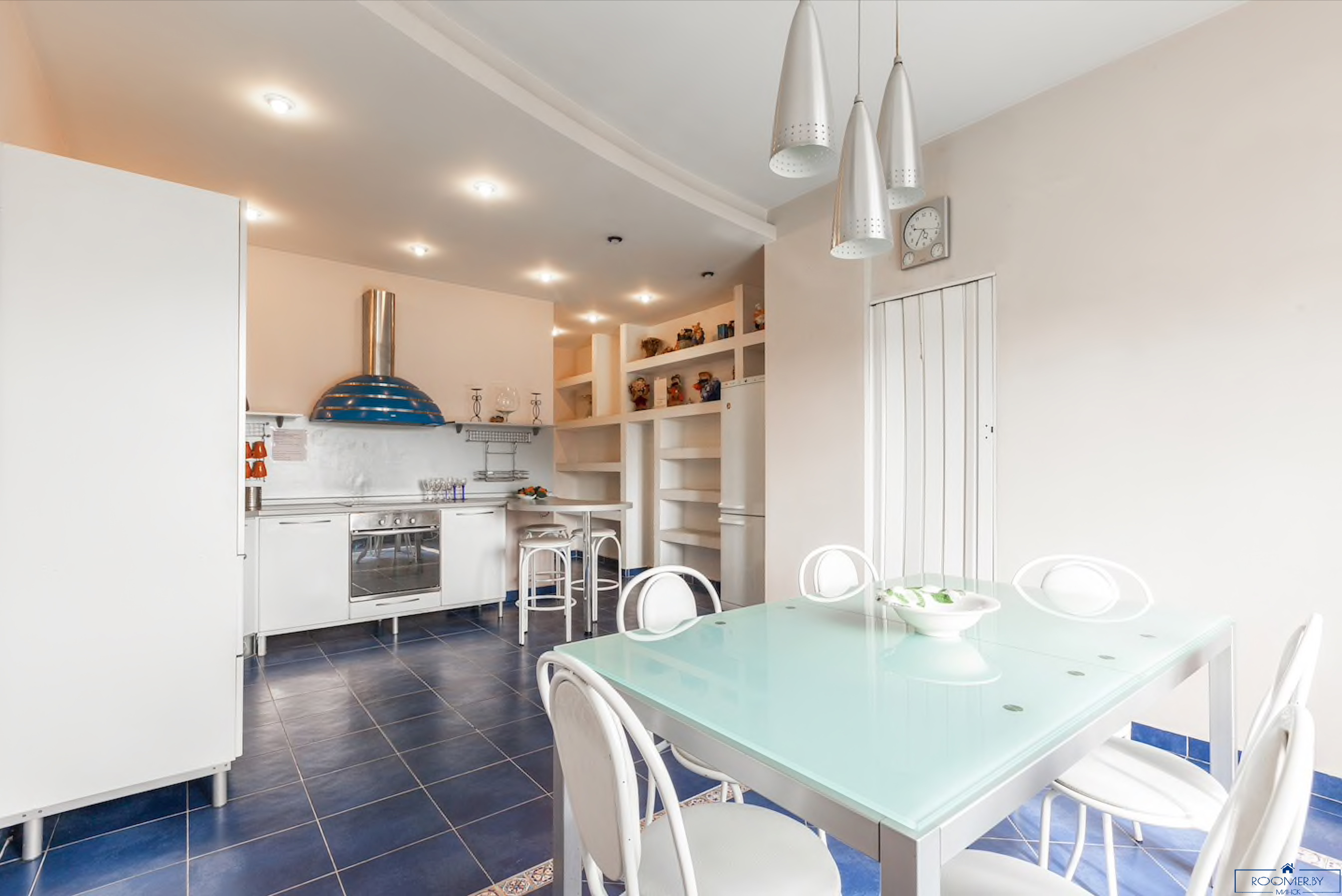 Четырехкомнатная квартира на сутки Минск Сторожевская, 8 кухня