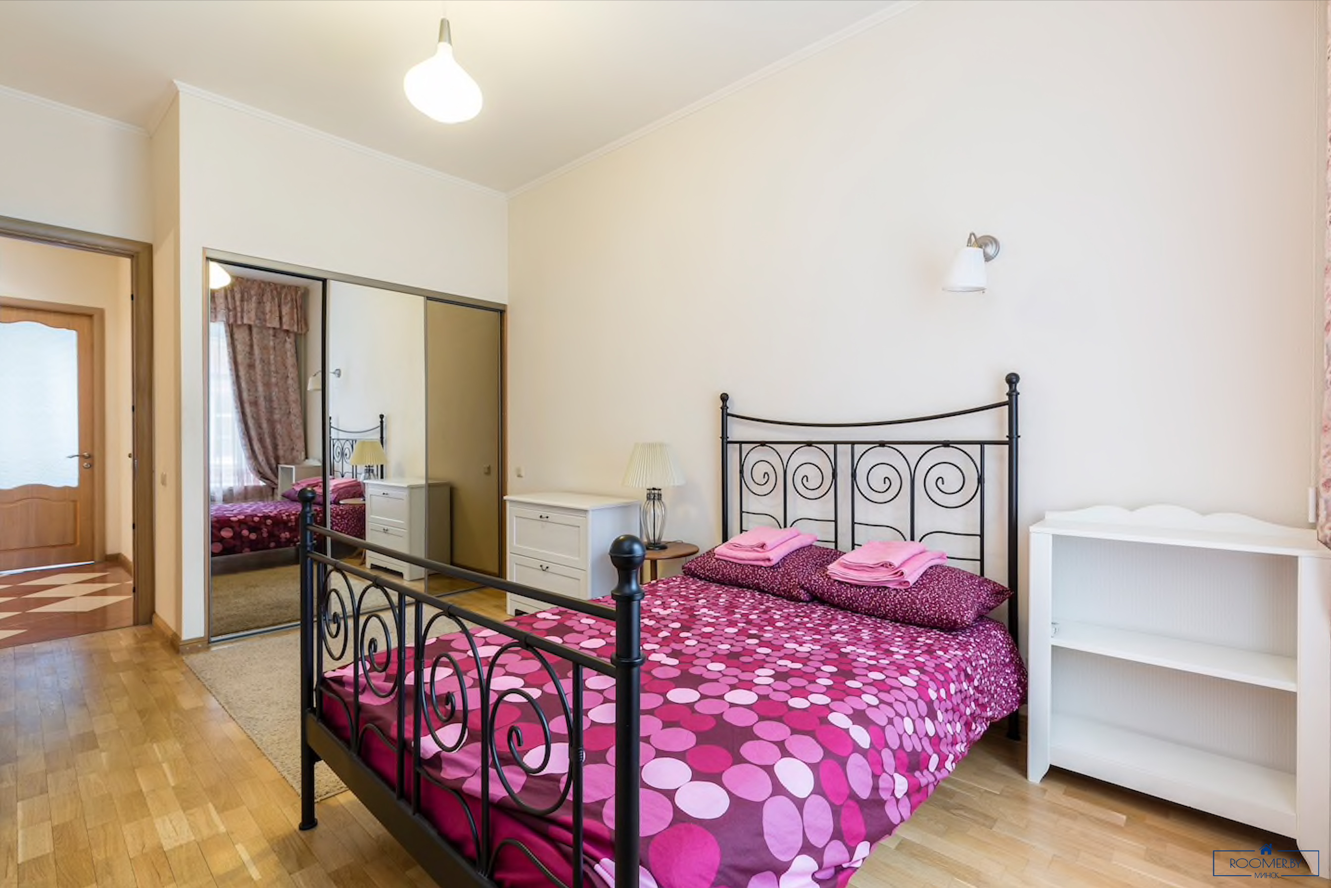 Четырехкомнатная квартира на сутки Минск Сторожевская, 8 спальня