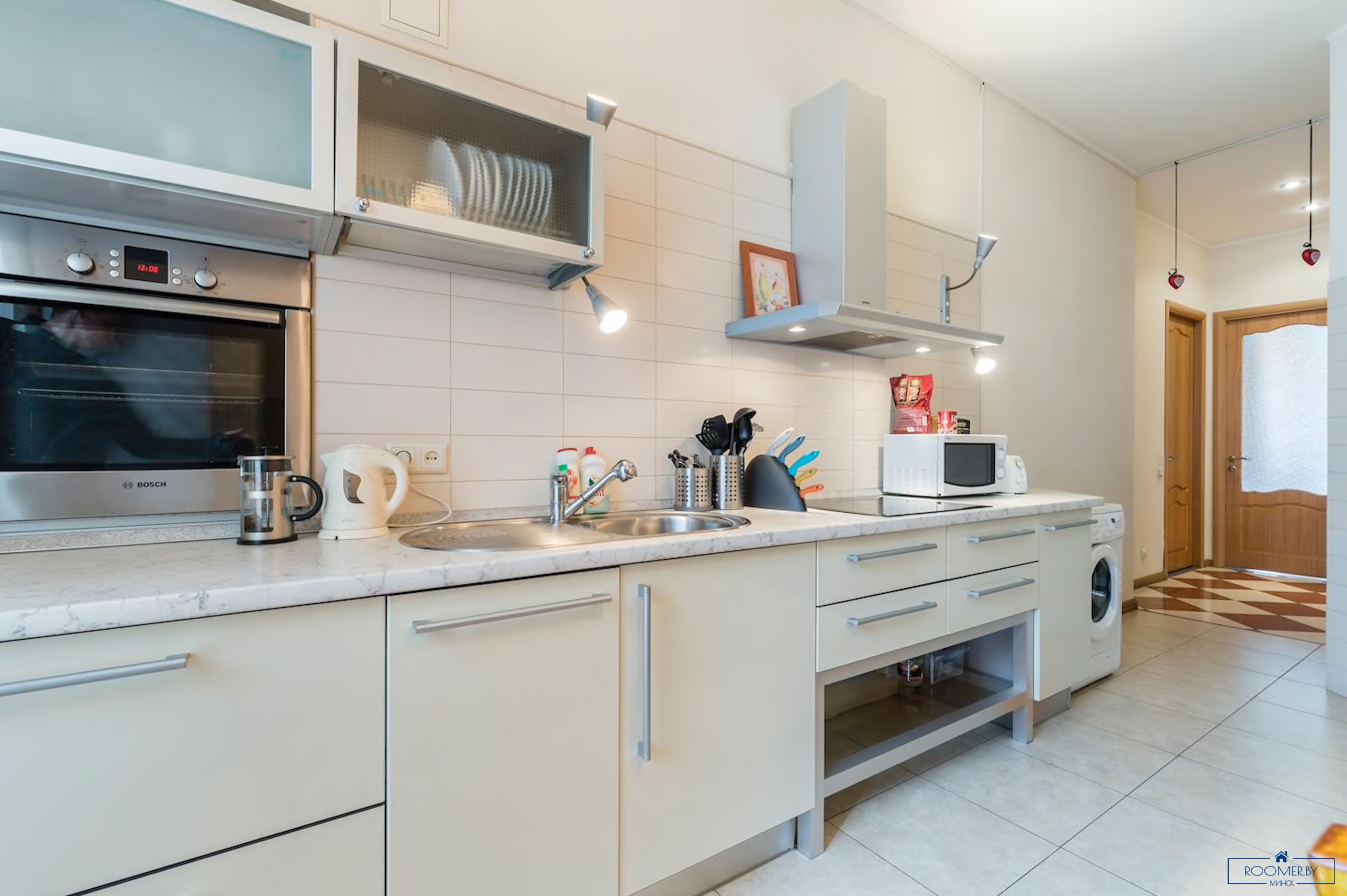 Четырехкомнатная квартира на сутки Минск Сторожевская, 8 кухня