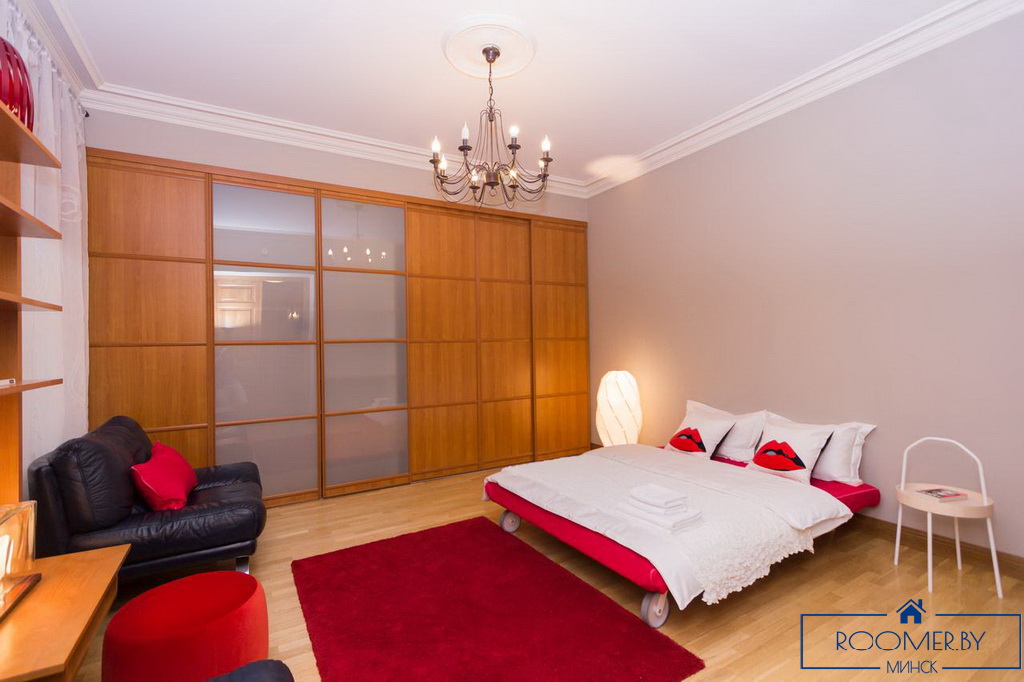 Квартира на сутки в Минске возле метро Площадь Победы спальня