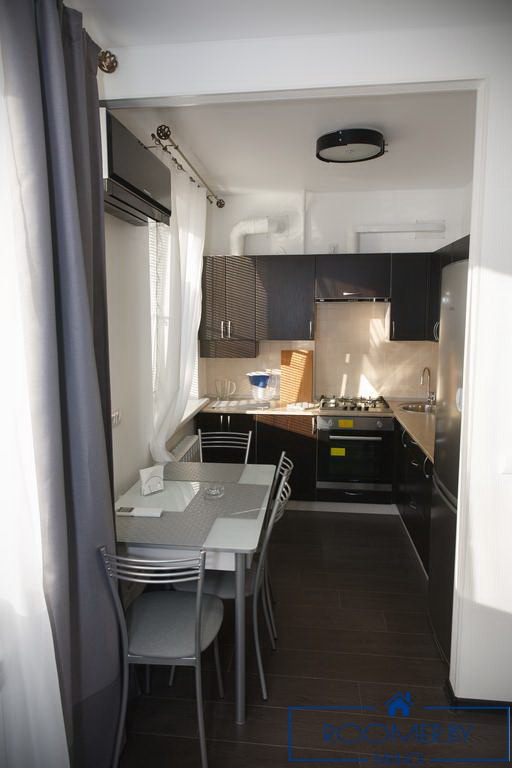 Двухкомнатная квартира на сутки Минск Димитрова кухня