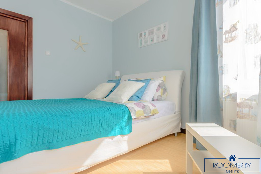 Однокомнатная квартира на сутки Минск Димитрова спальня