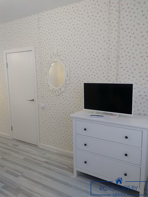 Однокомнатная квартира на сутки Машерова спальня