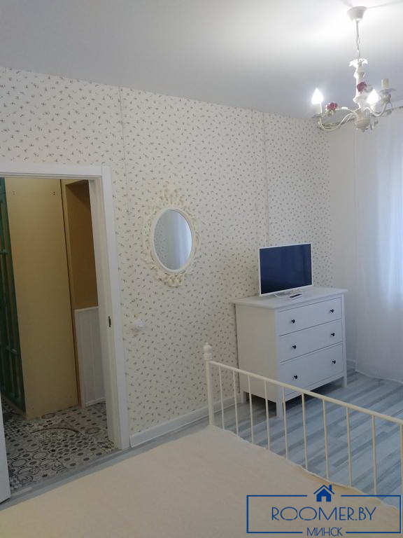 Однокомнатная квартира на сутки Машерова спальня