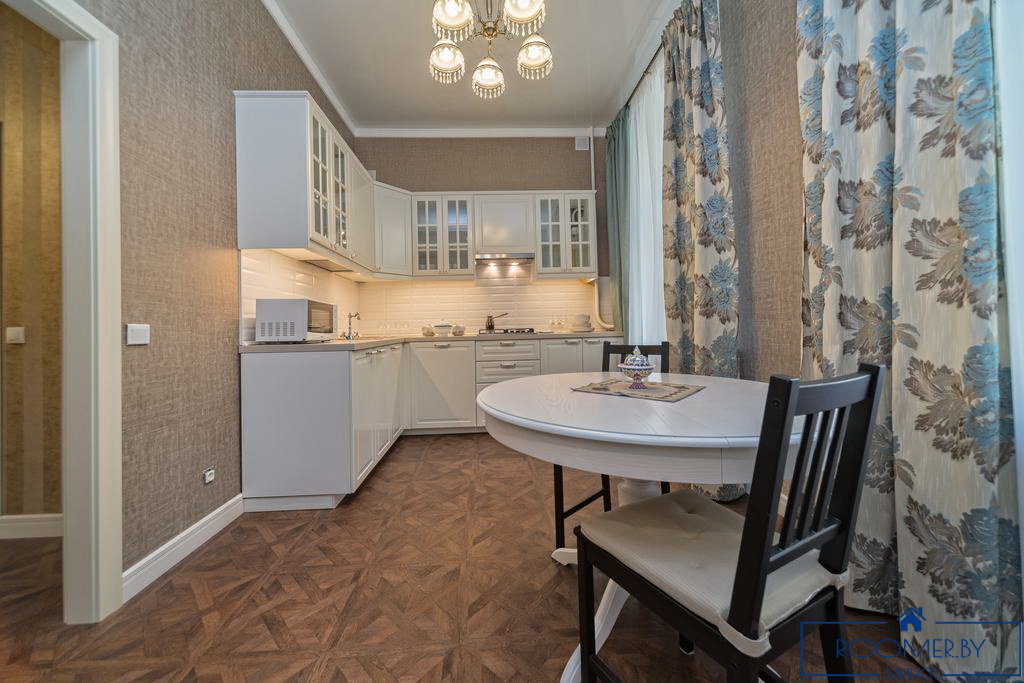 Квартира на сутки в Минске возле метро Немига кухня