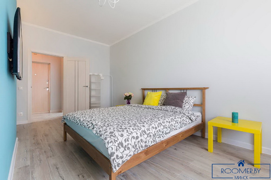 Квартира на сутки в Минске возле метро Немига спальня