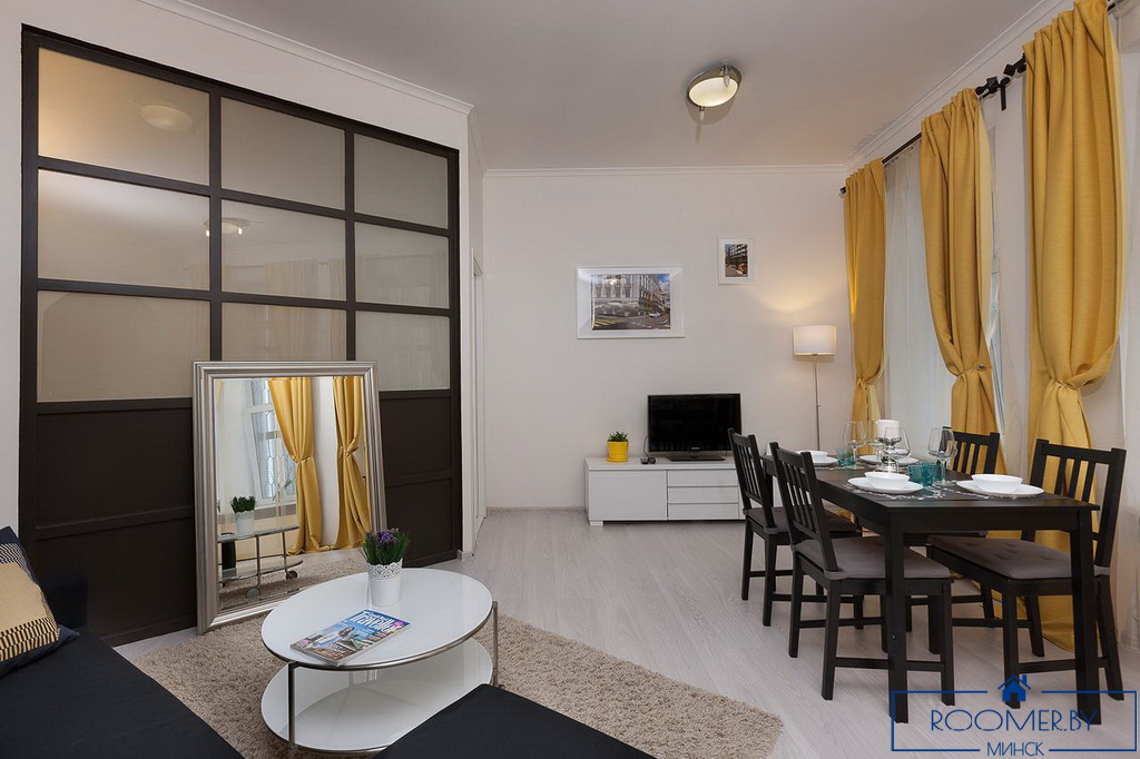 Квартира на сутки в Минске возле метро Немига гостиная