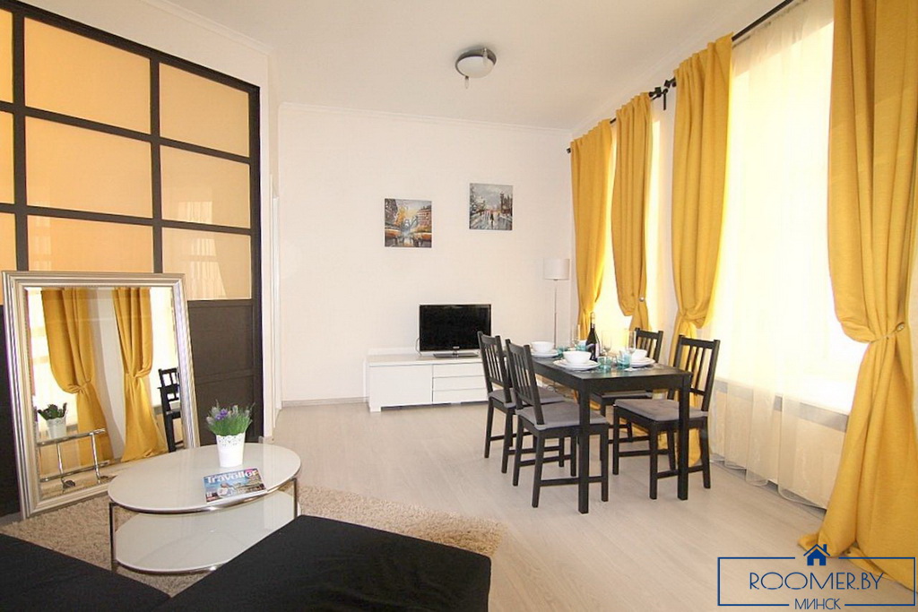 Квартира на сутки в Минске возле метро Немига гостиная