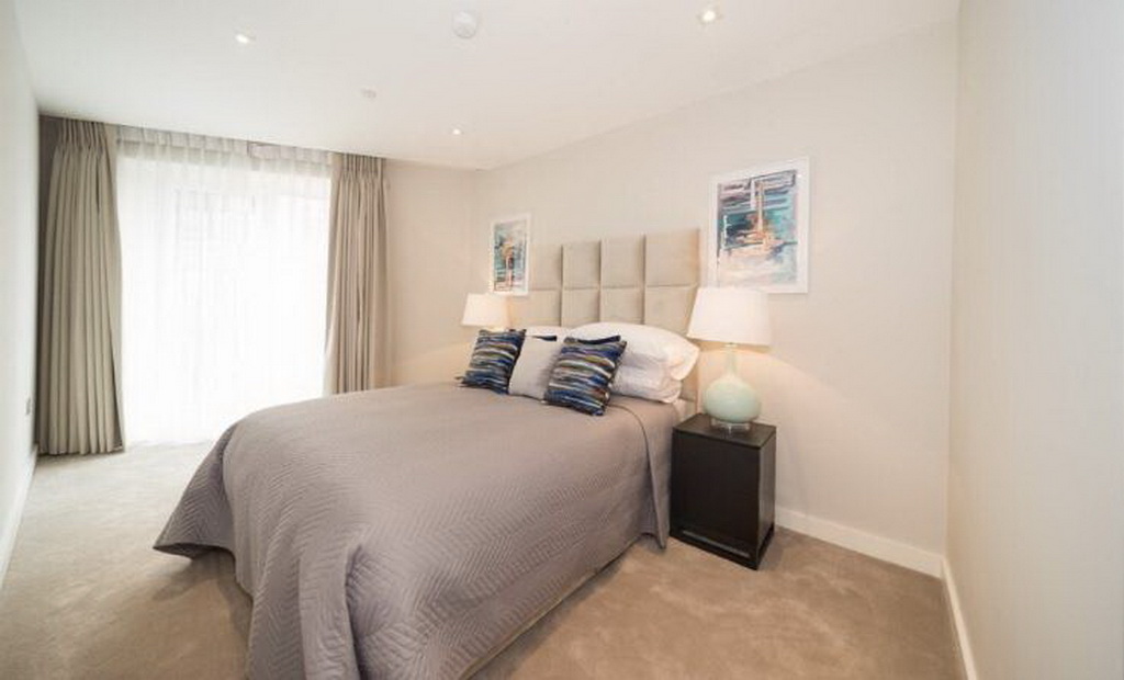 Трехкомнатная квартира на сутки на Киселева, 10 в Минске спальня