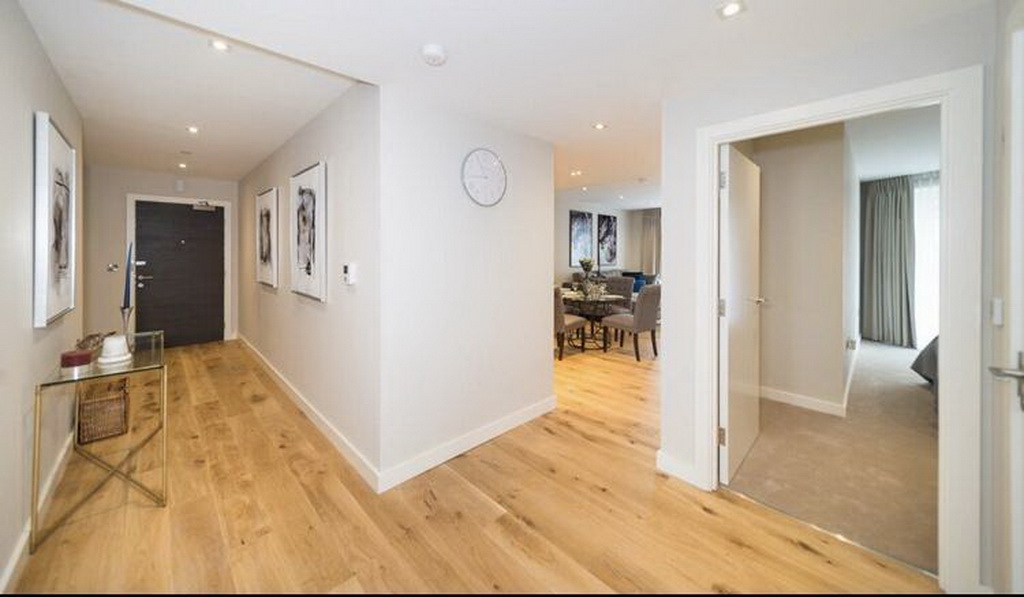 Трехкомнатная квартира на сутки на Киселева, 10 в Минске прихожая