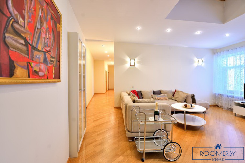 Квартира на сутки в Минске на улице Танка, 6 гостиная