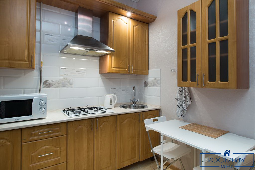 Квартира на сутки в Минске на проспекте Победителей, 57 кухня