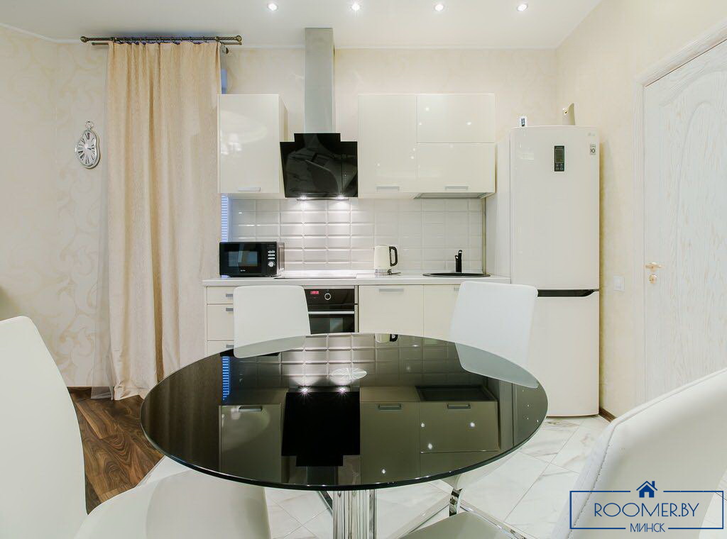 Квартира на сутки в Минске на улица Кальварийская, 16 кухня