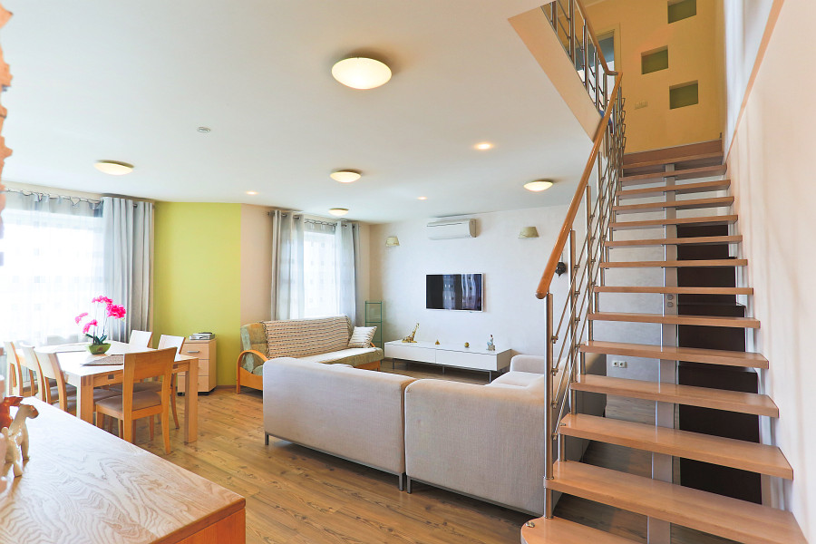 Двухуровневая четырехкомнатная квартира на сутки Сторожевская, 8 гостиная