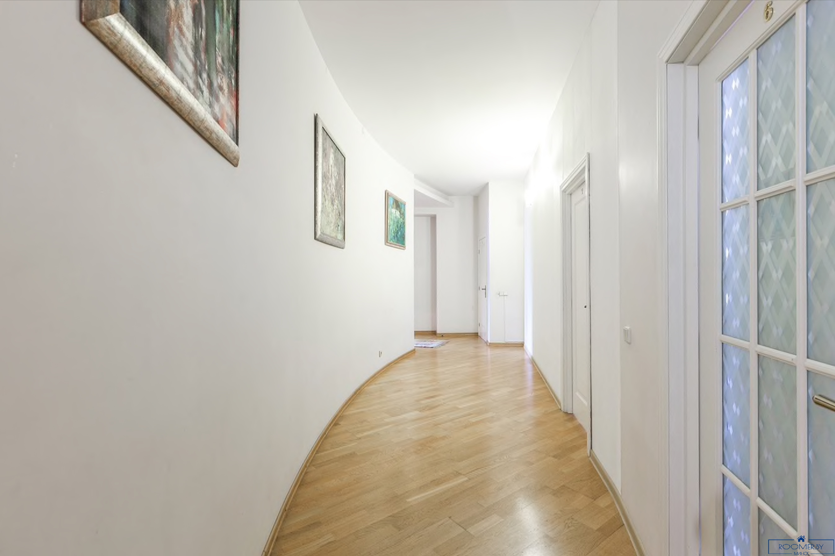 Четырехкомнатная квартира на сутки Минск Сторожевская, 8 коридор