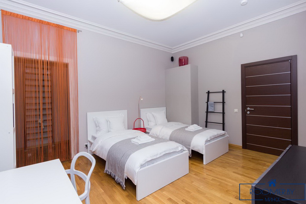 Квартира на сутки в Минске возле метро Площадь Победы спальня