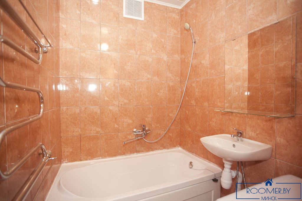 Двухкомнатная квартира на сутки Минск Заславская ванна