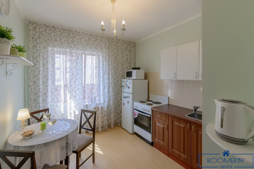Однокомнатная квартира на сутки Минск Димитрова кухня