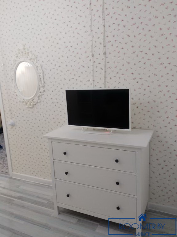 Однокомнатная квартира на сутки Машерова спальня