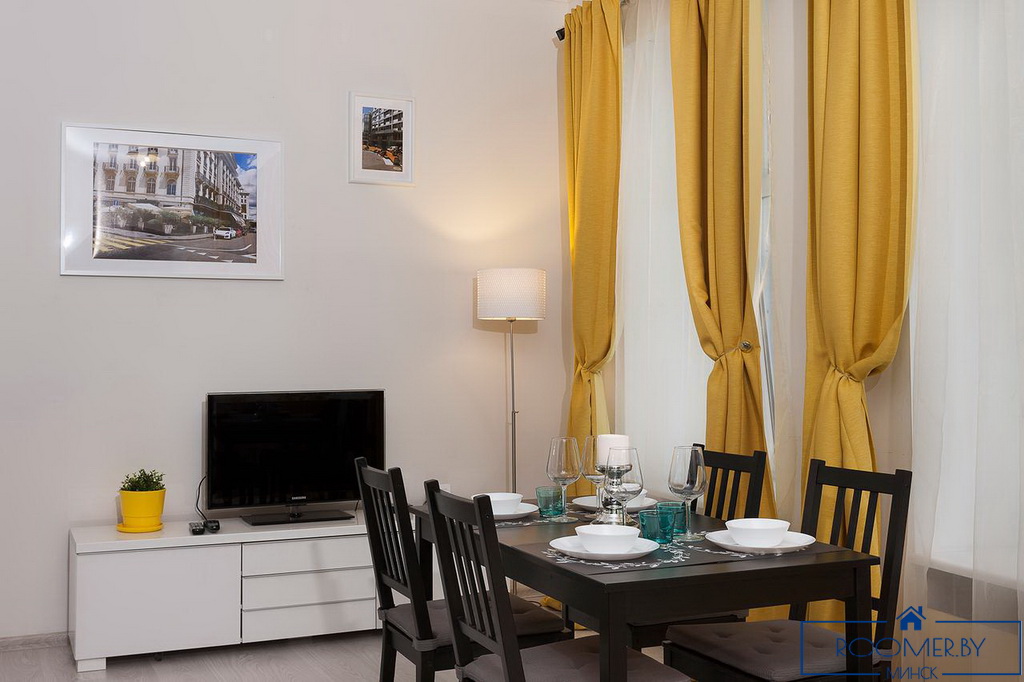 Квартира на сутки в Минске возле метро Немига гостиная