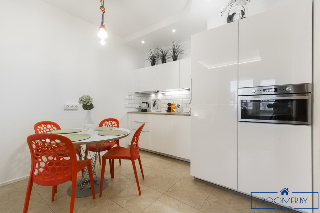 Квартира на сутки в Минске на улице Скрыганова, 4Д кухня