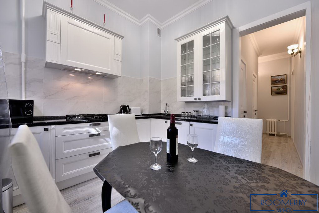 Квартира на сутки в Минске на улице Скрыганова, 4А кухня