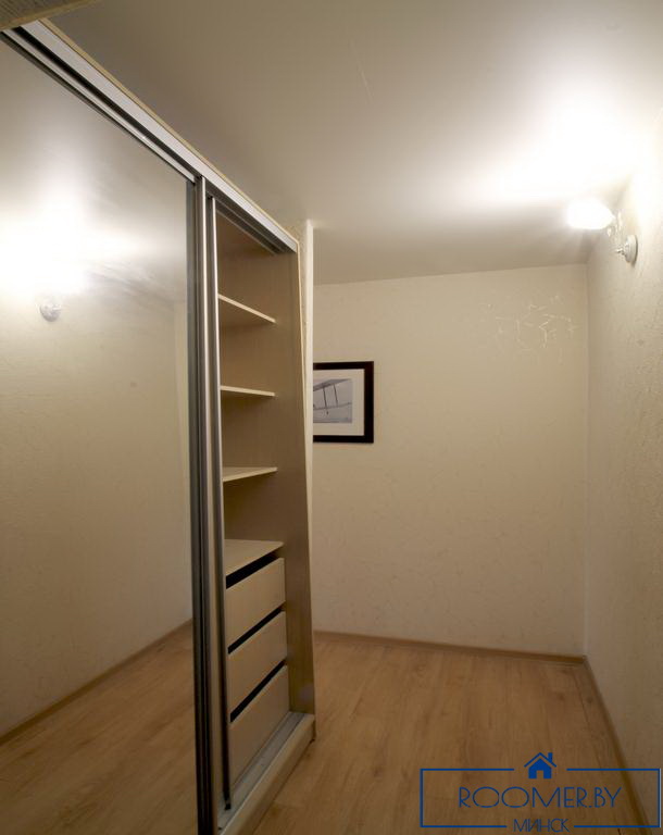 Двухкомнатная квартира на сутки в Минске на Ольшевского коридор