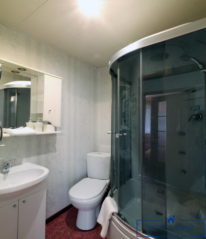 Двухкомнатная квартира на сутки в Минске на Ольшевского ванна