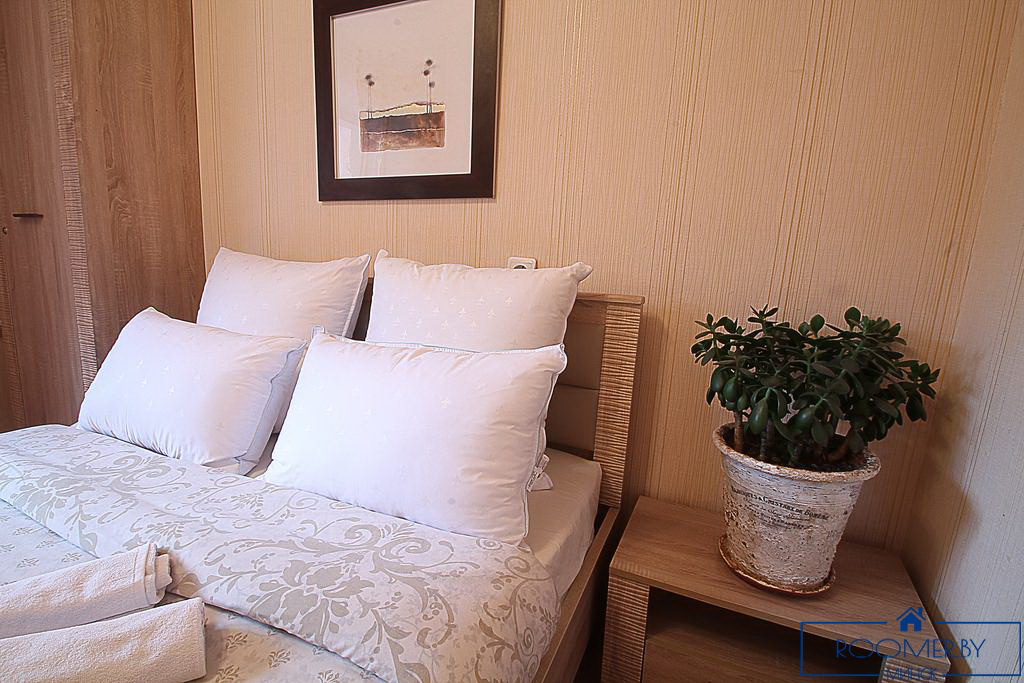 Двухкомнатная квартира на сутки в Минске на Ольшевского спальня