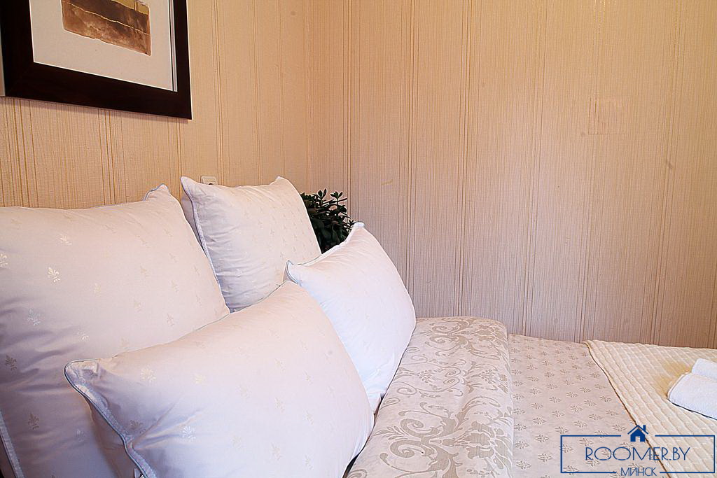 Двухкомнатная квартира на сутки в Минске на Ольшевского спальня