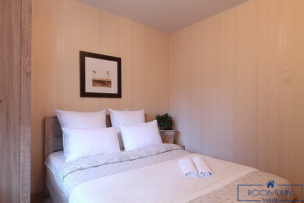 Двухкомнатная квартира на сутки в Минске на Ольшевского спальня