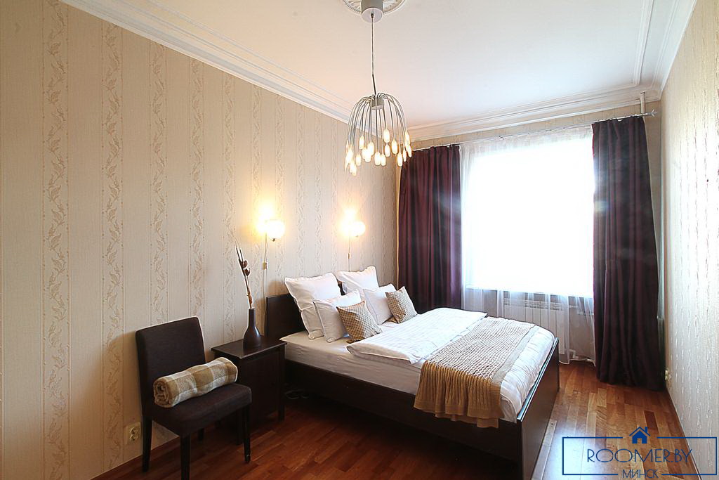 Двухкомнатная квартира на сутки в Минске на Ольшевского спальня