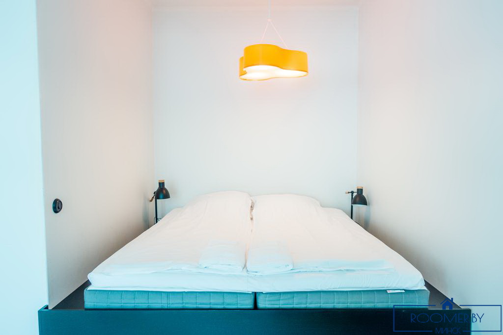 Однокомнатная квартира на сутки в Минске на Притыцкого спальня