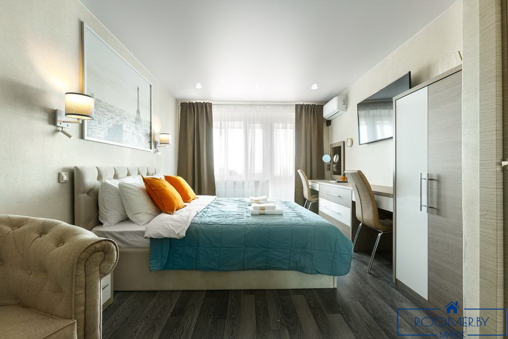 Однокомнатная квартира на сутки в Минске на Притыцкого спальня