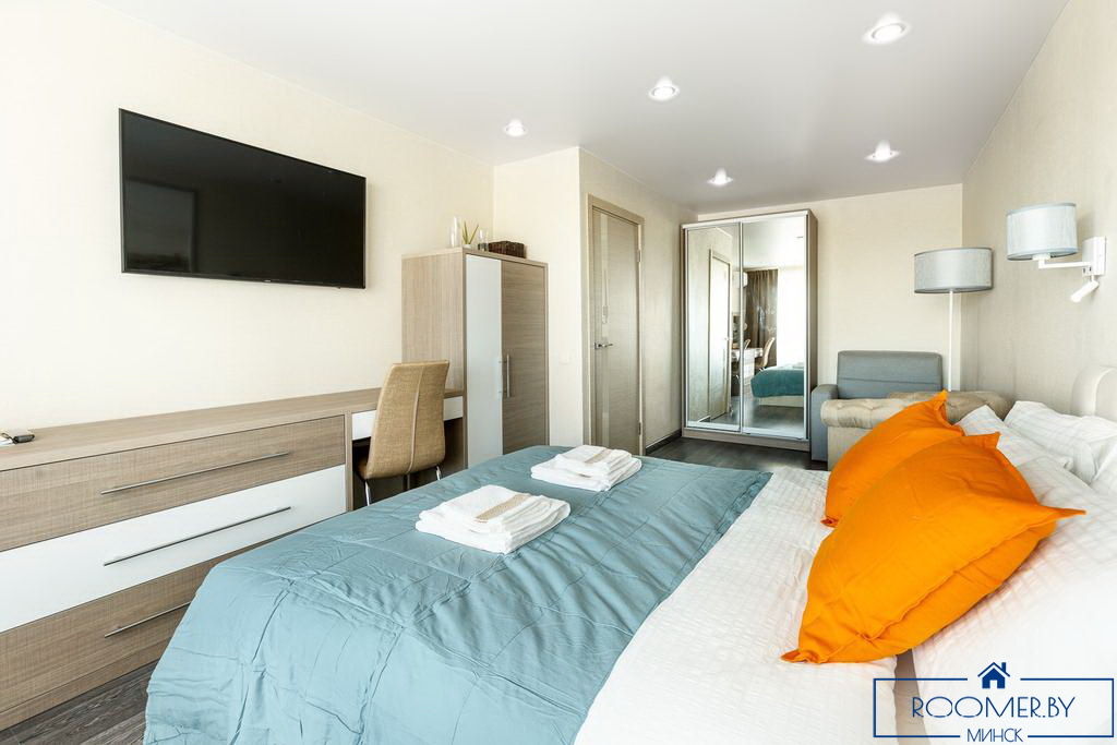 Однокомнатная квартира на сутки в Минске на Притыцкого спальня