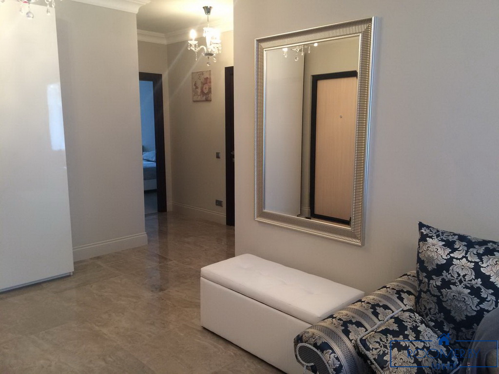 Квартира на сутки в Минске возле метро Спортивная прихожая