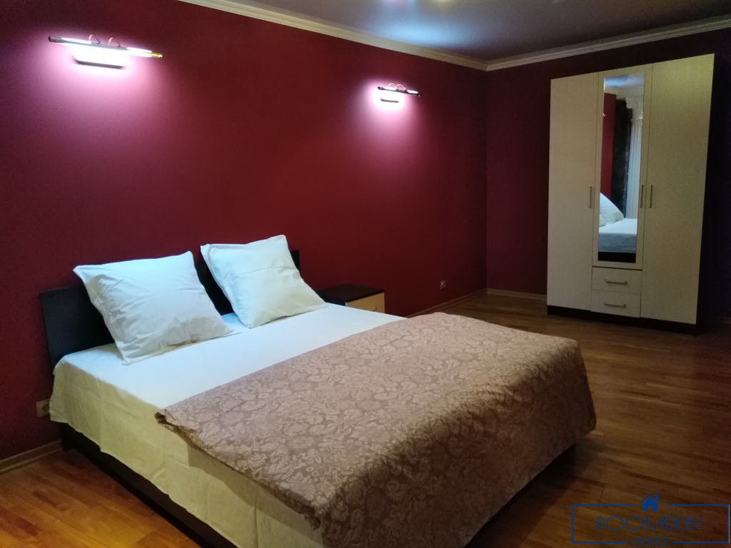 Двухкомнатная квартира на сутки Минск Полоцкой спальня